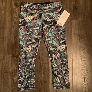 NEW NEW NWT RARE print— inspire leggings